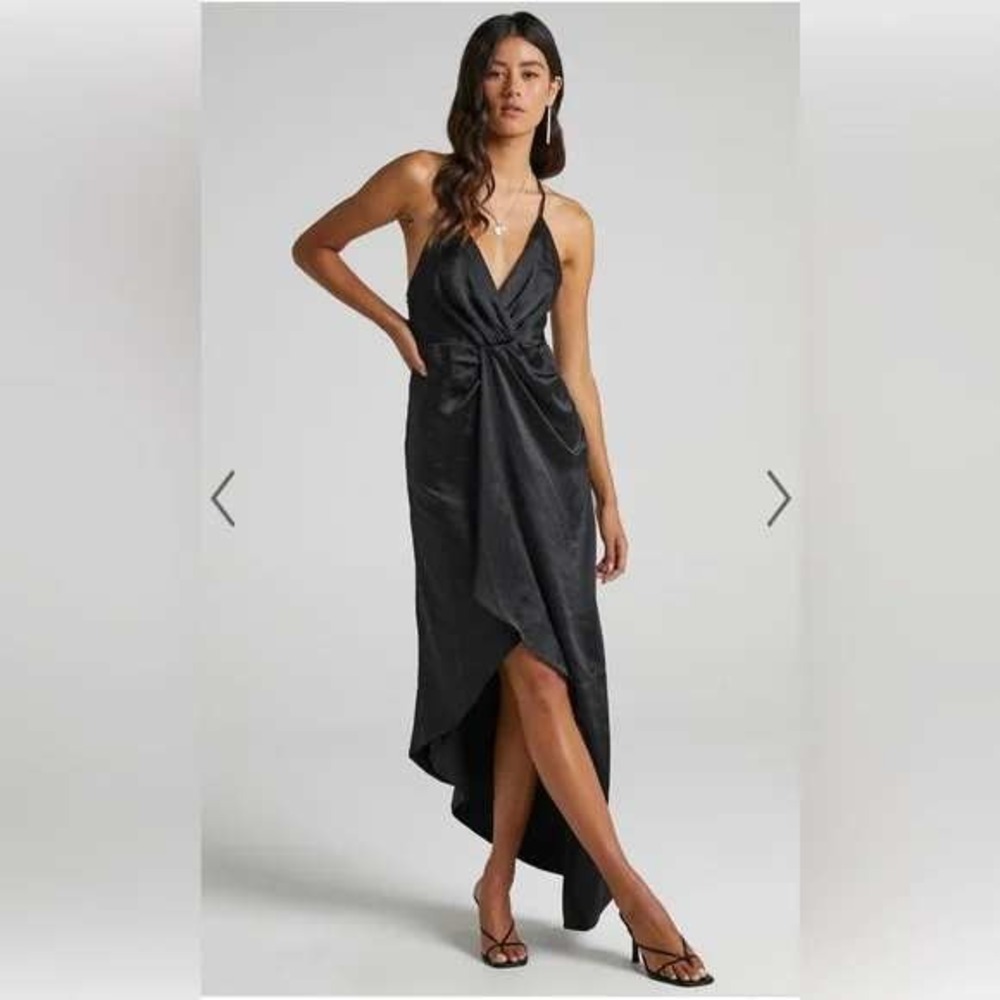 Black Twist Maxi Dress Showpo Jayne Twist Front Strappy Satin Gown Size 2 NWT‎